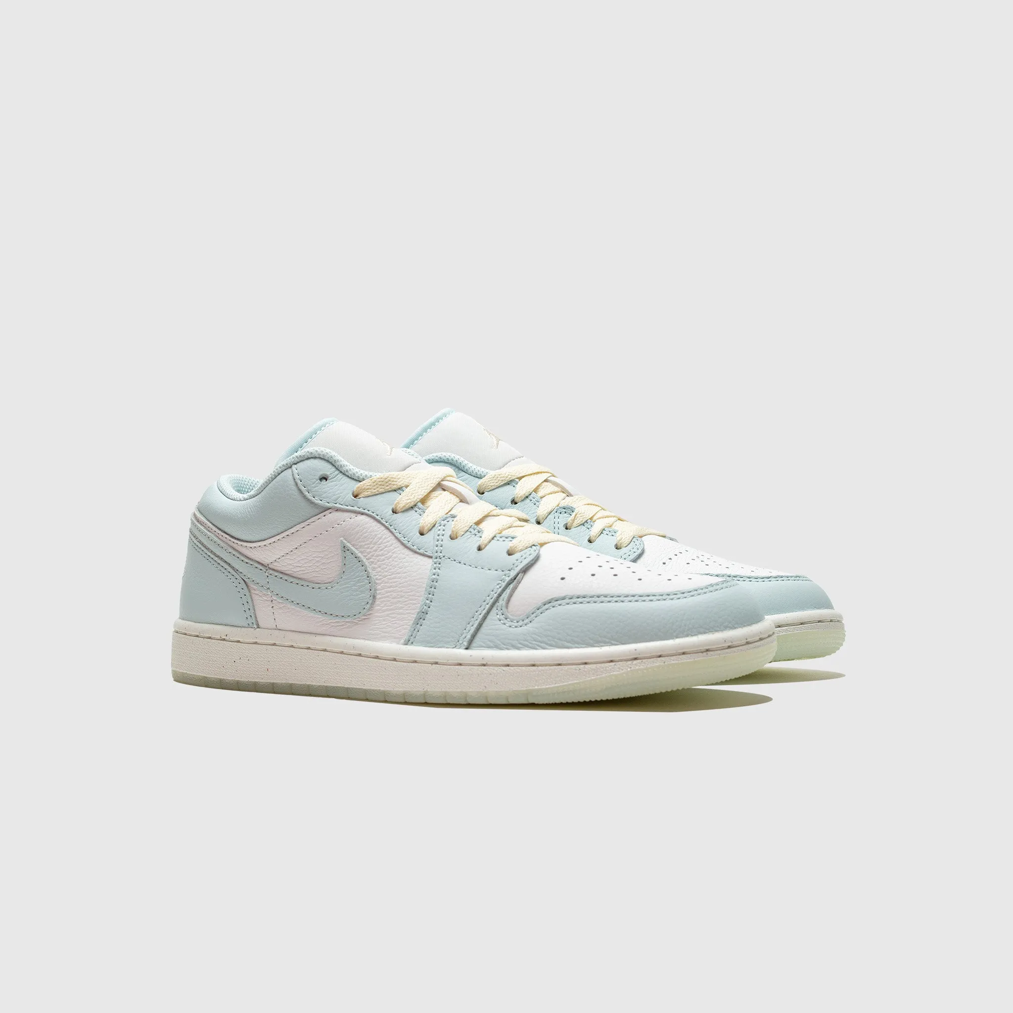 AIR JORDAN 1 LOW SE GLACIER BLUE