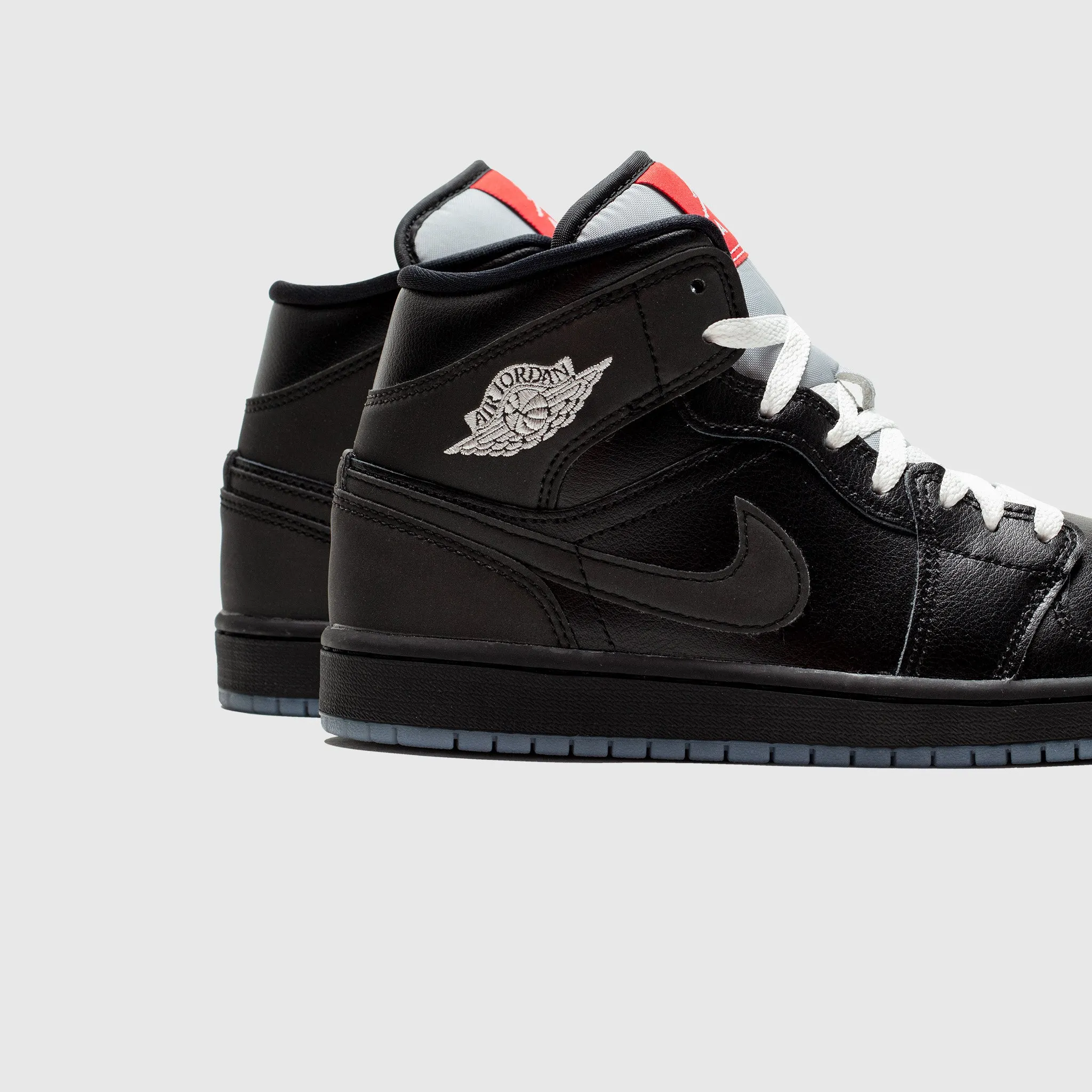 AIR JORDAN 1 MID SE BLACK METALLIC REIMAGINED