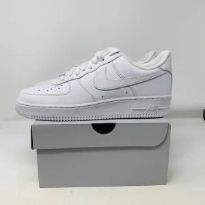 Nike Air Force 1 Low Triple White