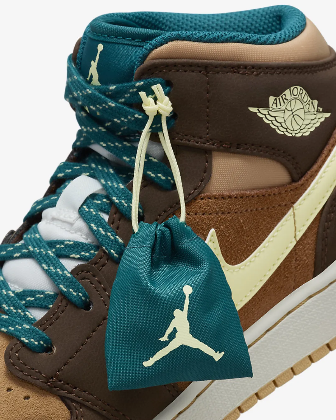 Nike Air Jordan 1 Mid SE 'Cacao Wow' Sneakers
