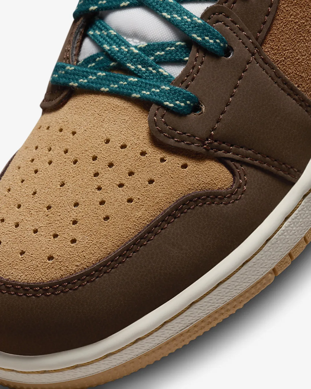Nike Air Jordan 1 Mid SE 'Cacao Wow' Sneakers