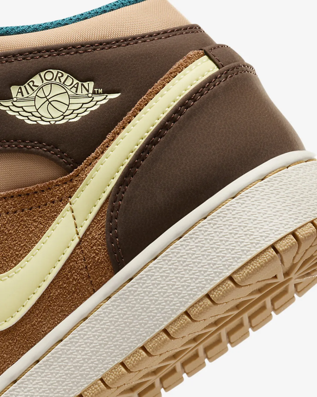 Nike Air Jordan 1 Mid SE 'Cacao Wow' Sneakers