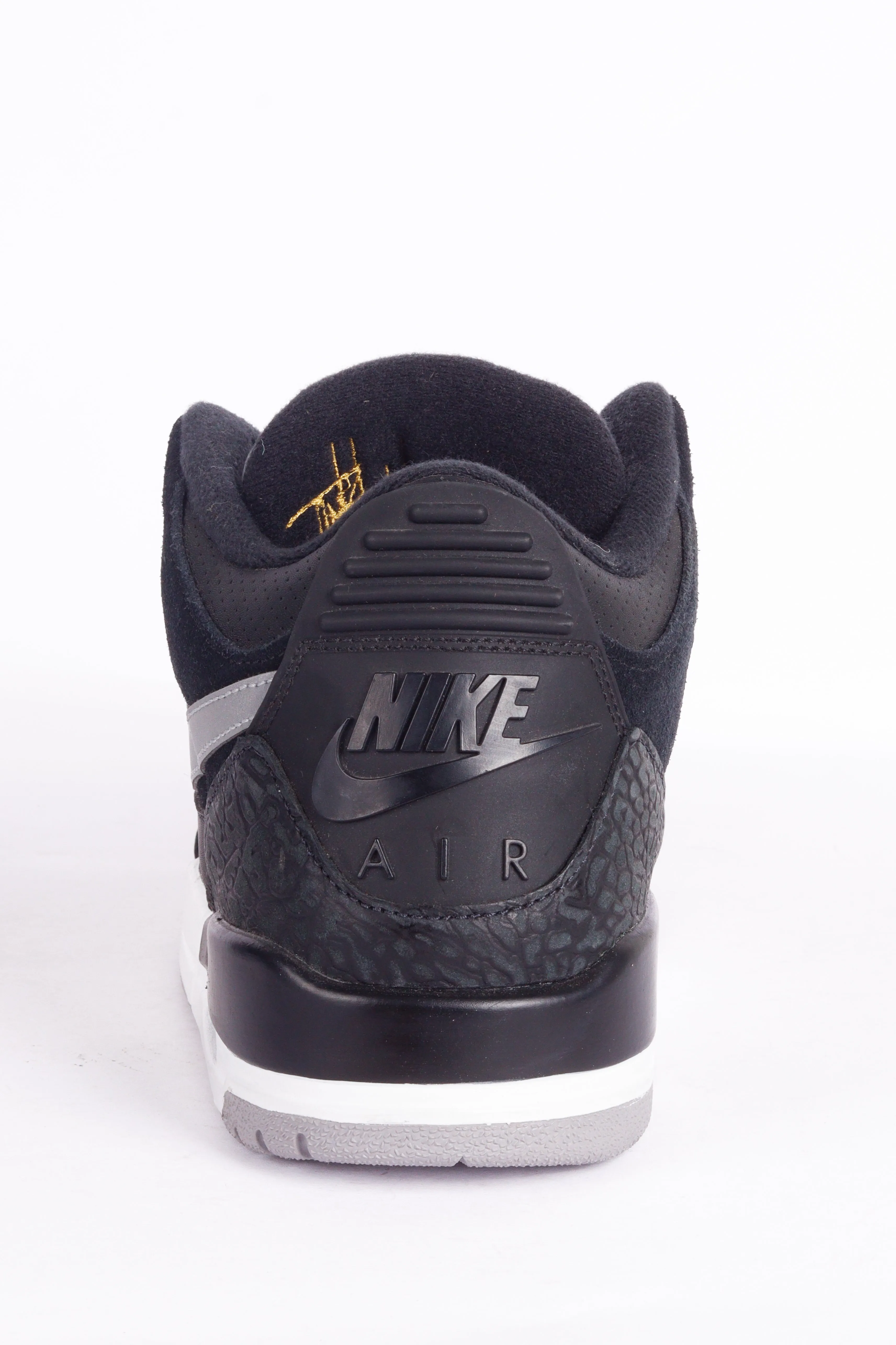 Nike Air Jordan 3 Retro 'Tinker Black Cement Gold' (2019)