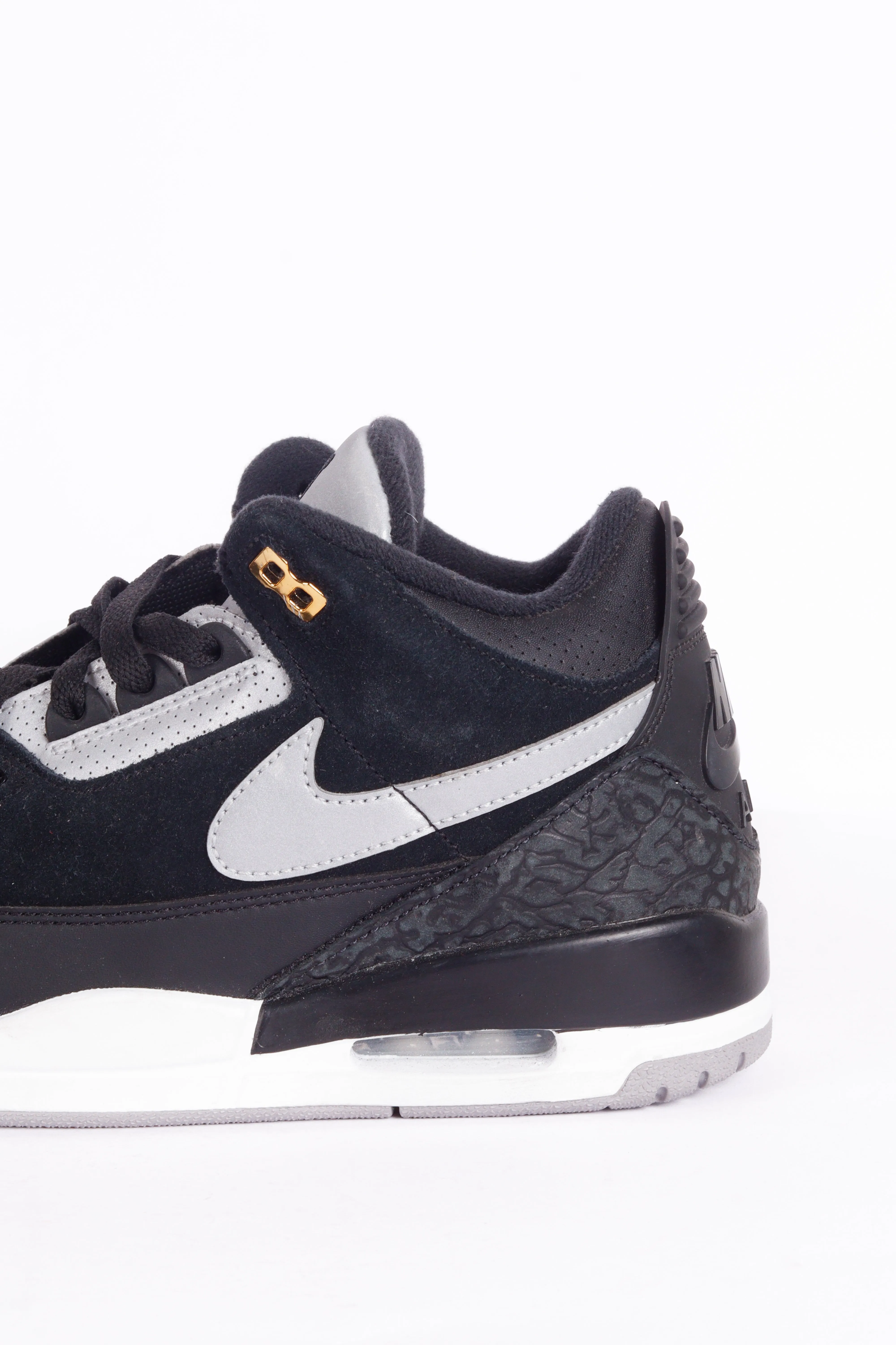 Nike Air Jordan 3 Retro 'Tinker Black Cement Gold' (2019)