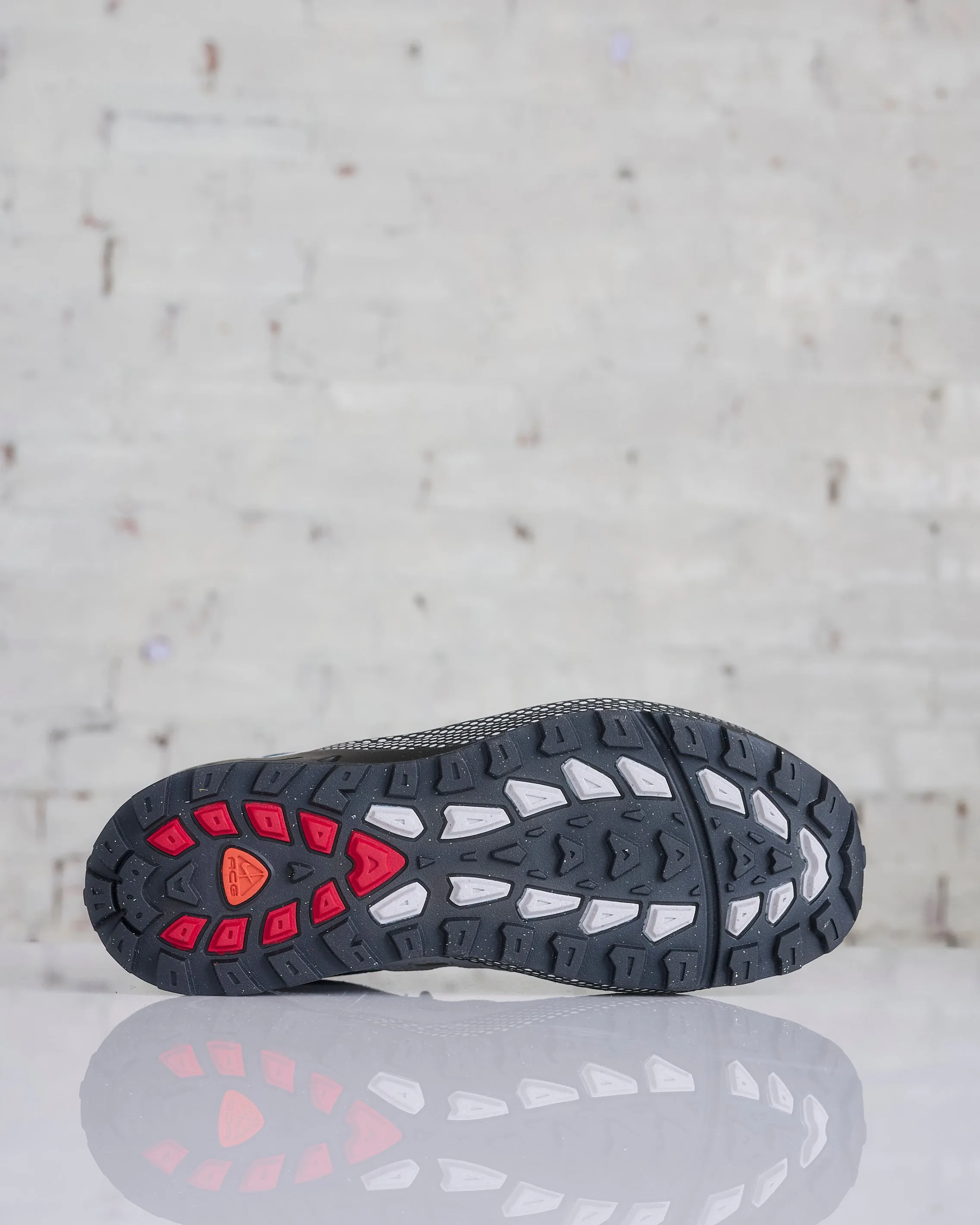 Nike Men's ACG Air Exploraid Ash Green Varsity Red-Black-Neutral Grey