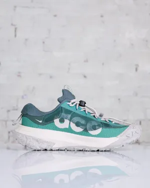 Nike Men's ACG Mountain Fly 2 Low Bicoastal/Lt Orewood Brn-Vintage Green