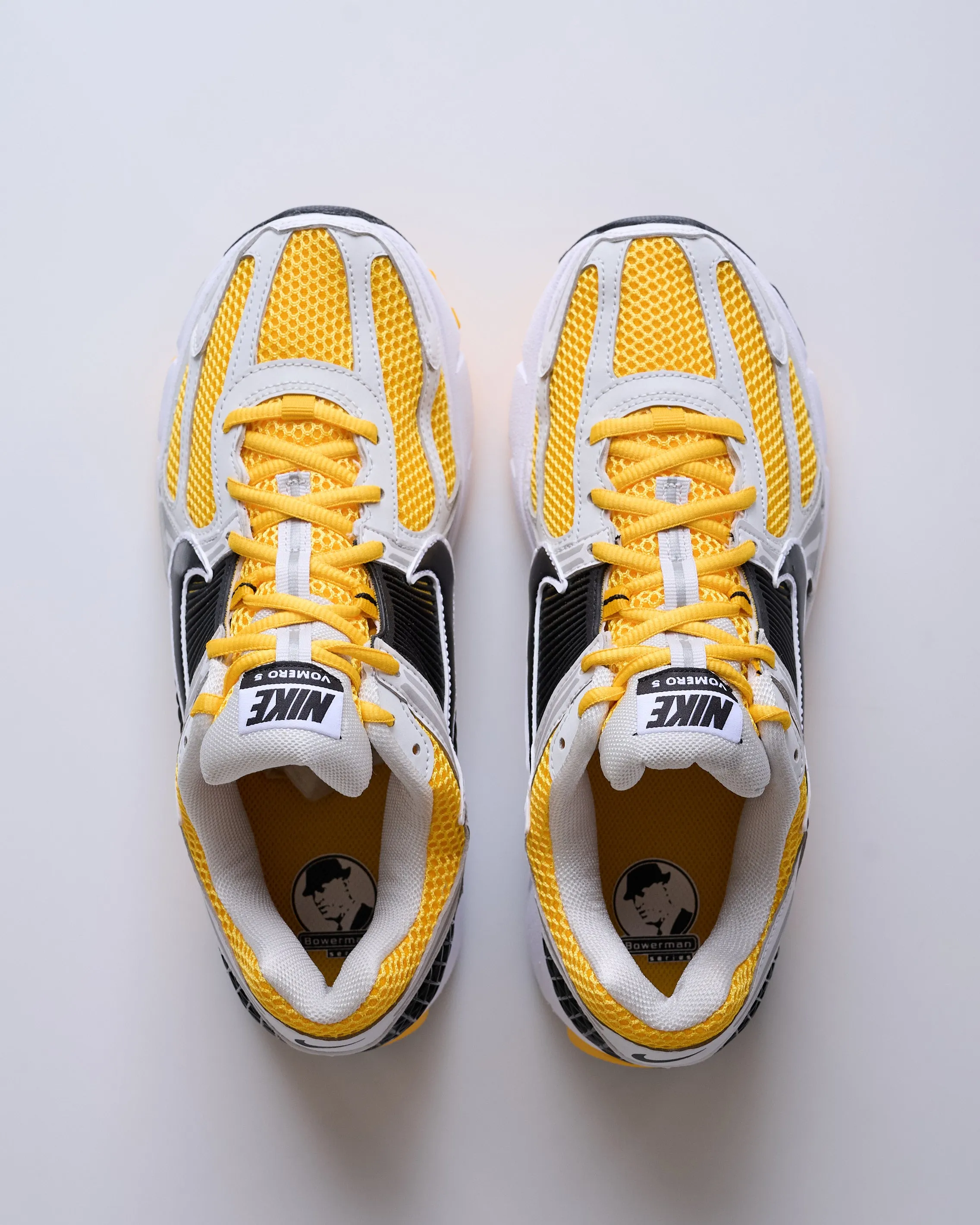 Nike Men's Zoom Vomero 5 Photon Dust/Black-University Gold