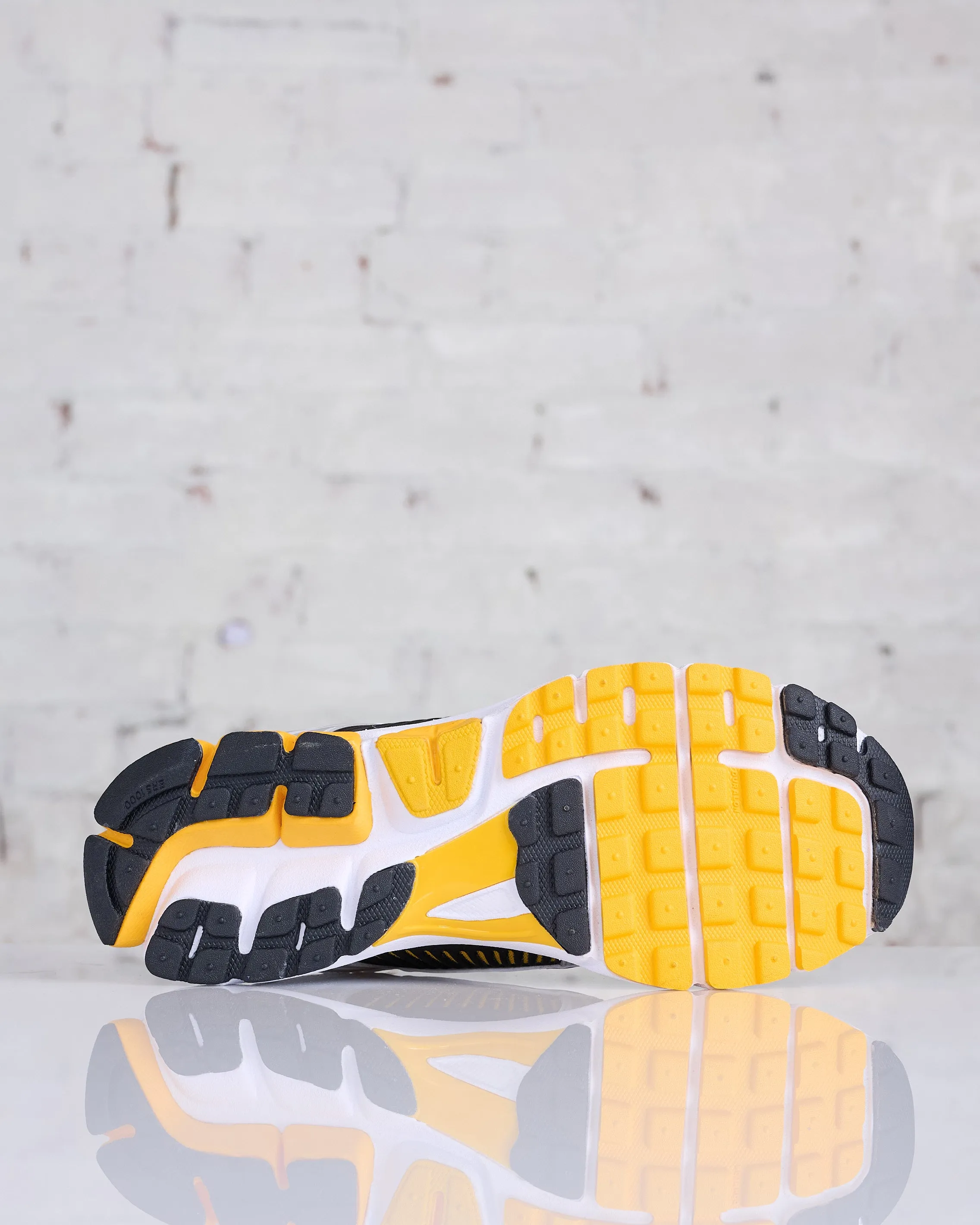 Nike Men's Zoom Vomero 5 Photon Dust/Black-University Gold