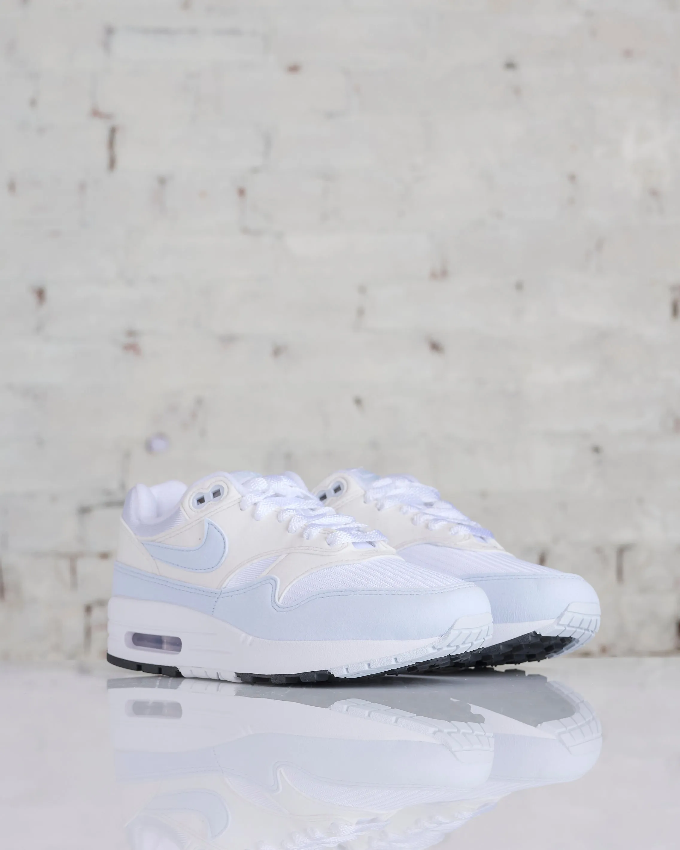 Nike Women's Air Max 1 White Football Grey-Platinum Tint-Black