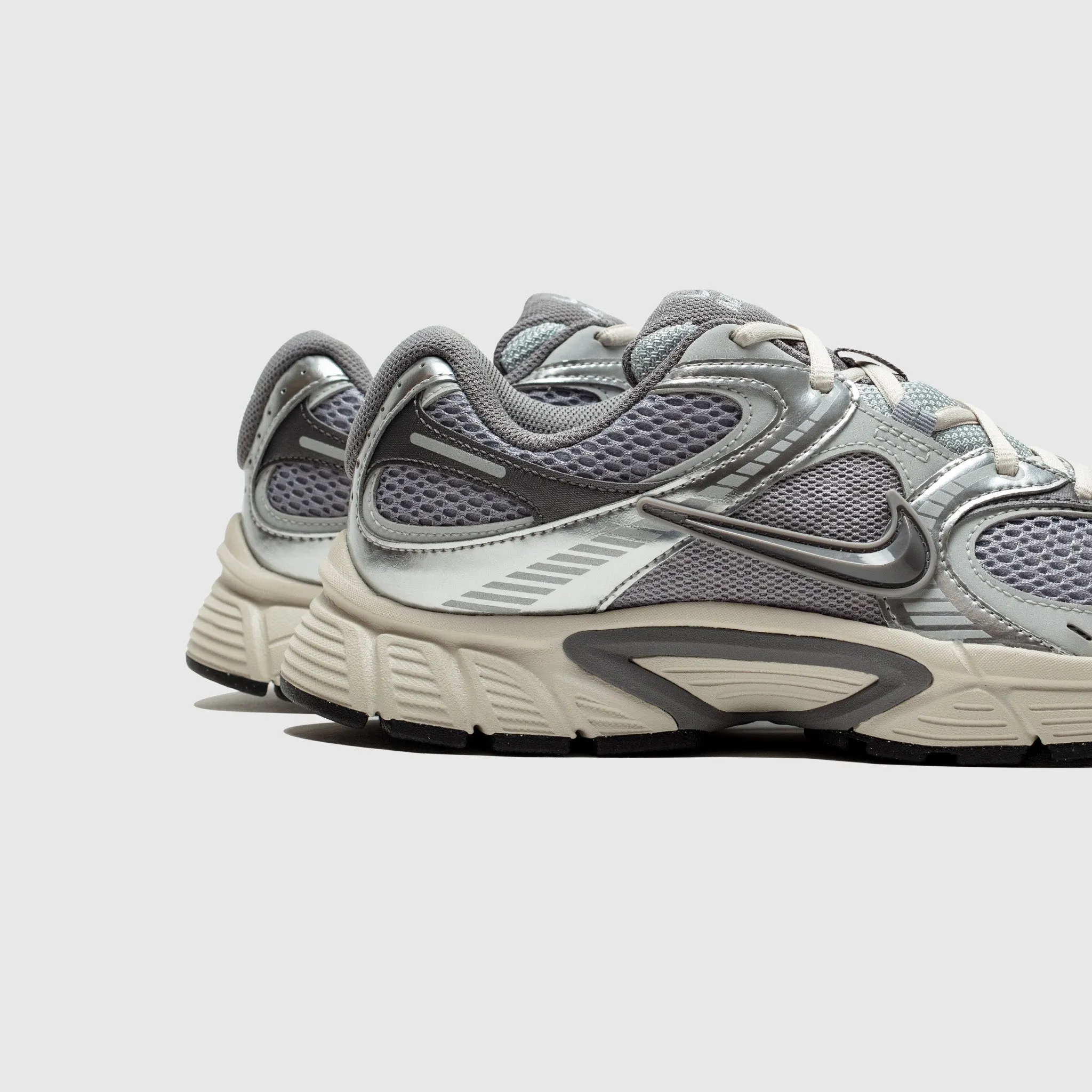 V5 RNR CEMENT GREY