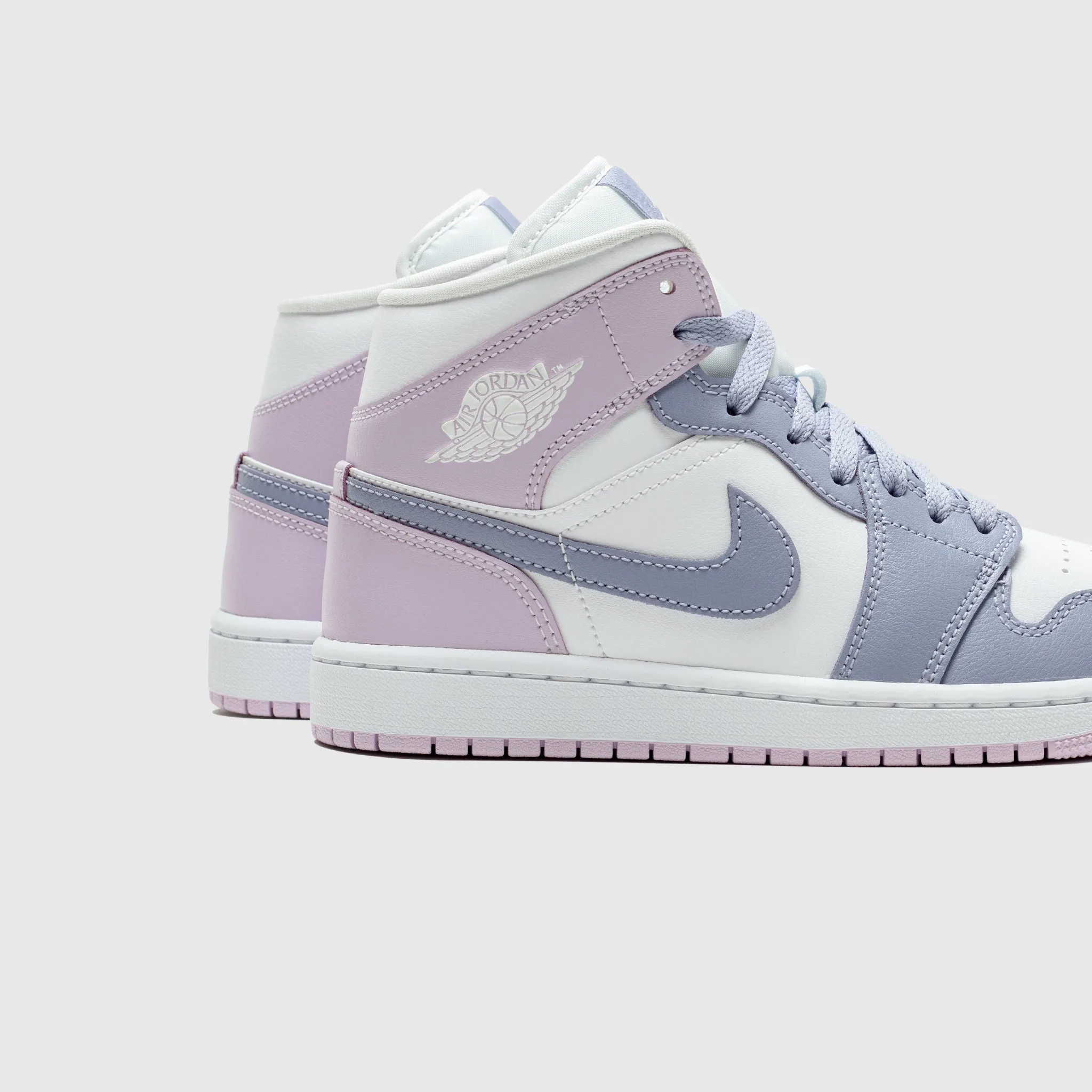 WMNS AIR JORDAN 1 MID INDIGO HAZE