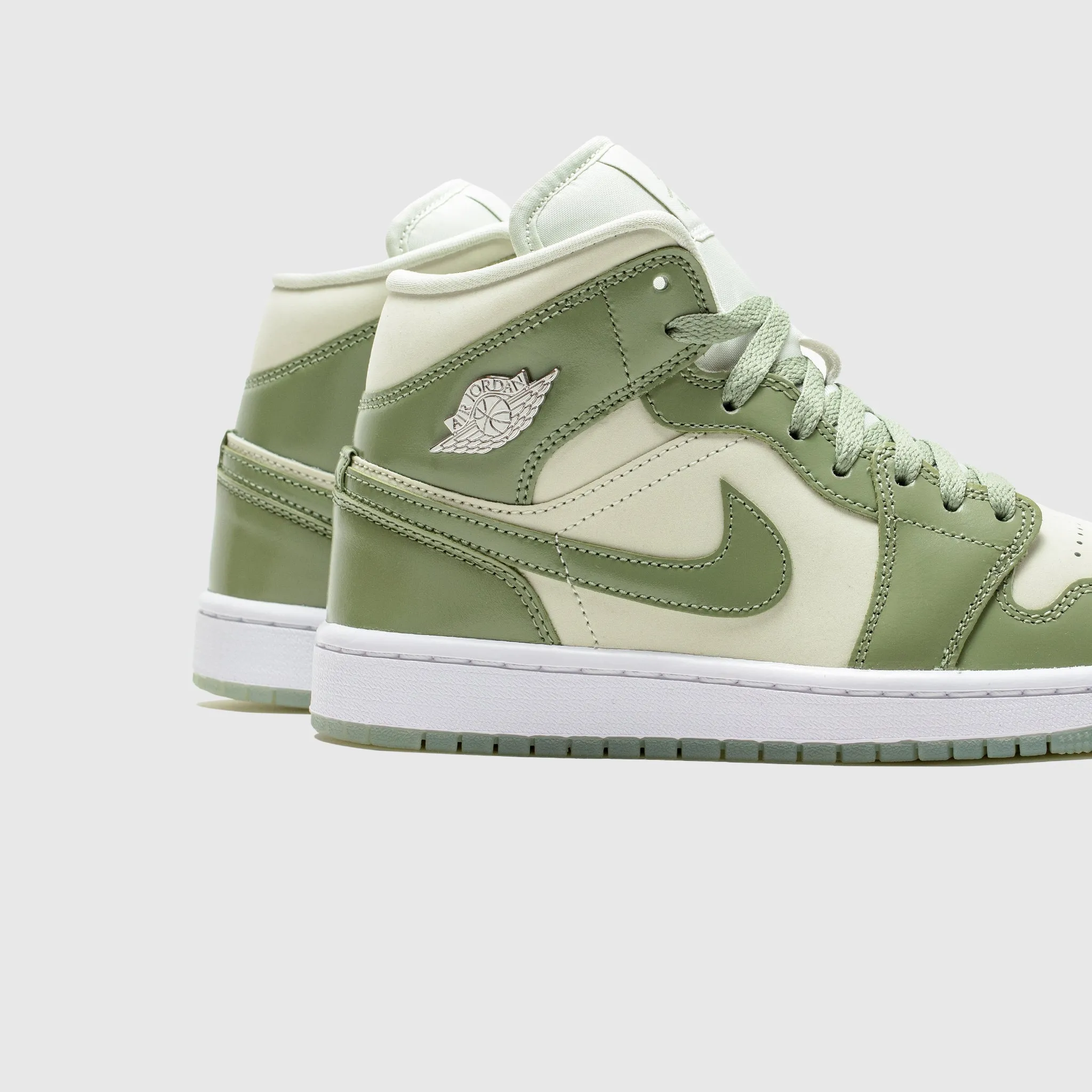 WMNS AIR JORDAN 1 MID SE OIL GREEN