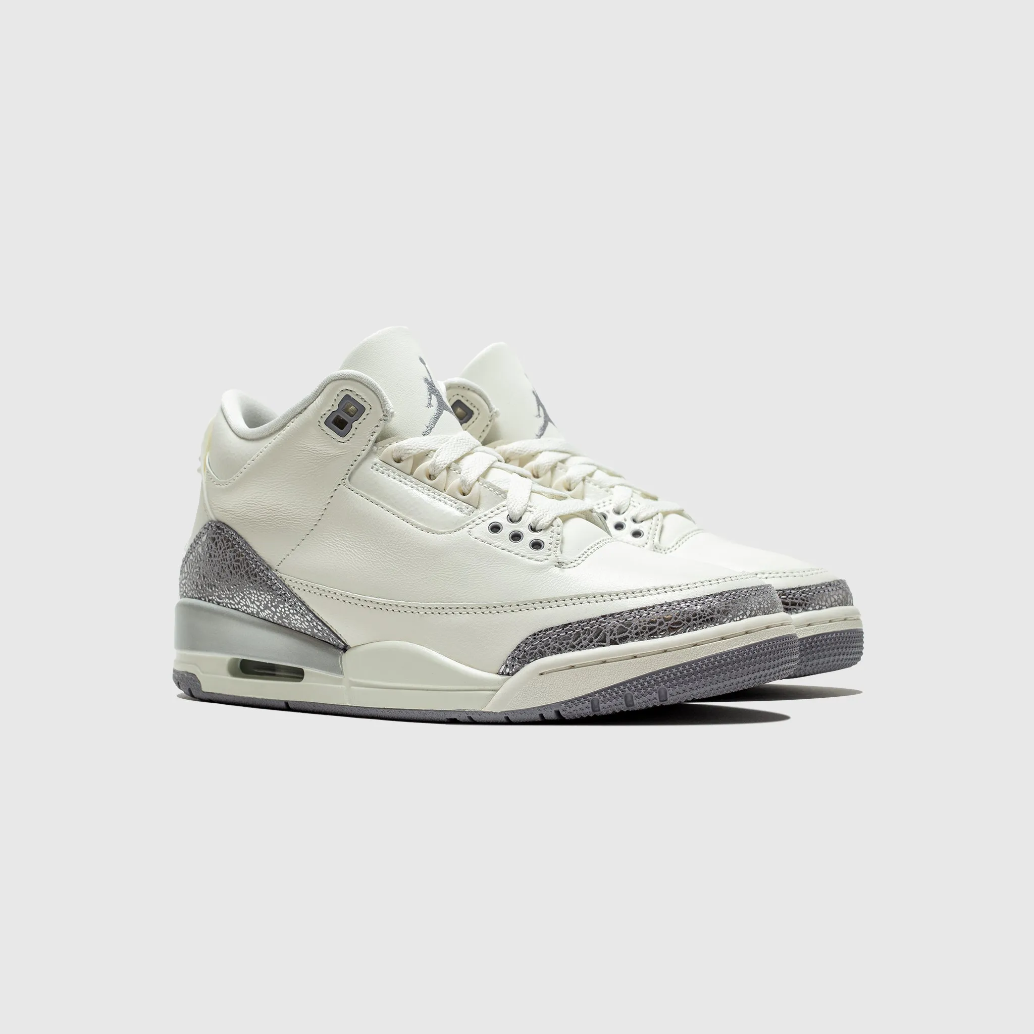 WMNS AIR JORDAN 3 RETRO CEMENT GREY & SILVER