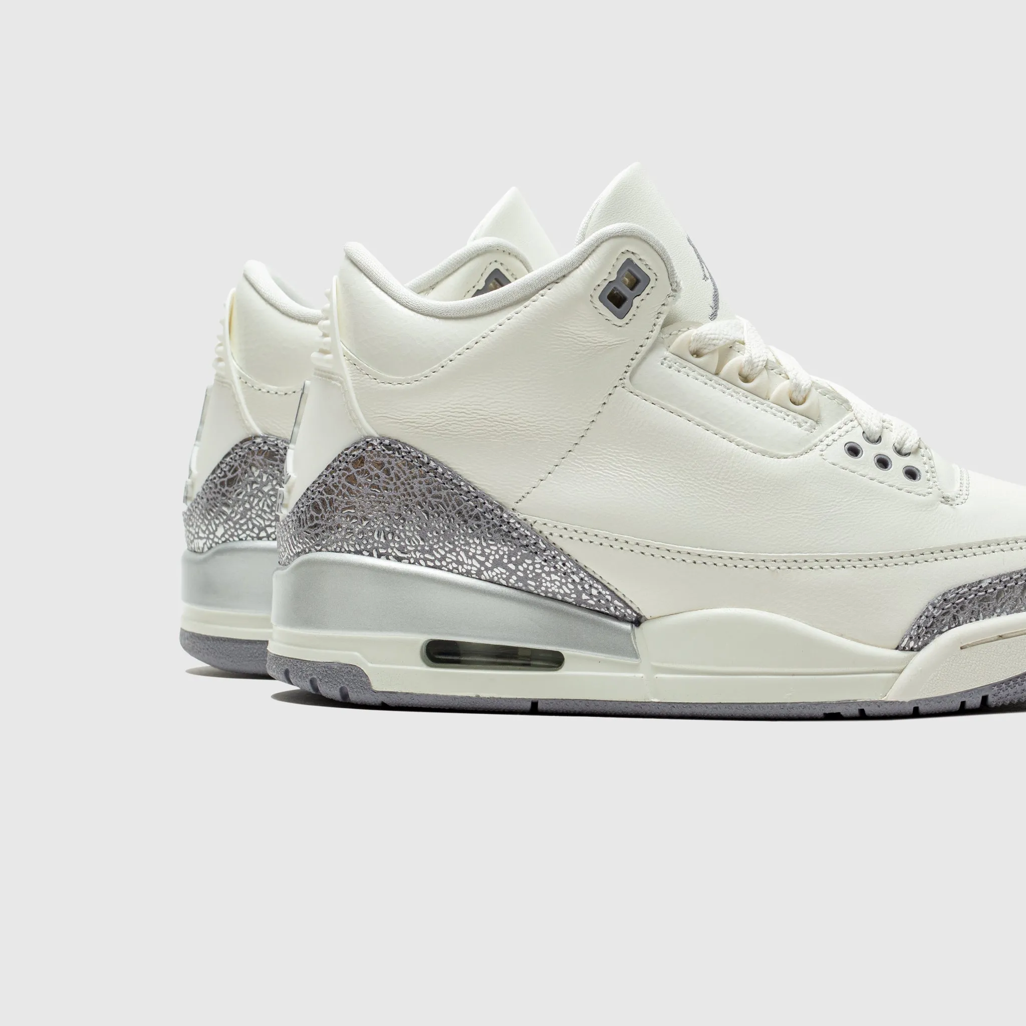 WMNS AIR JORDAN 3 RETRO CEMENT GREY & SILVER