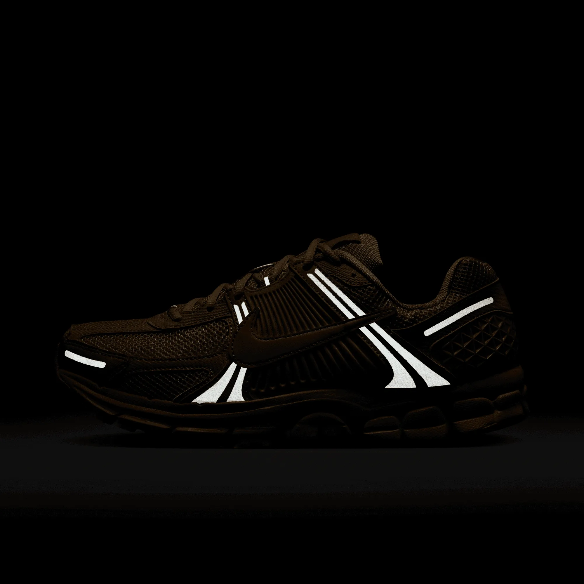 Zoom Vomero 5 'Celestial Gold